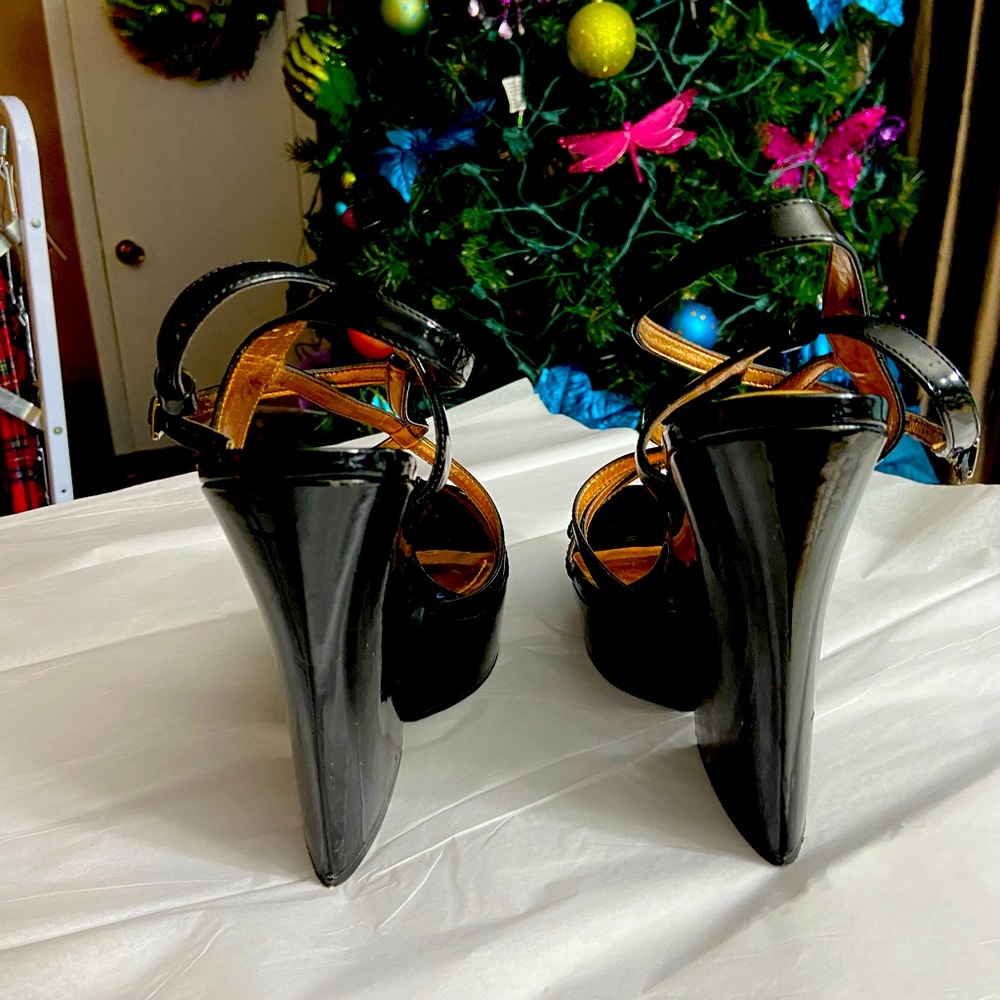 BCBGeneration Patent Blk 10M Sandler/ 4 inch Heels.  This is a cuteee!  Used 3x